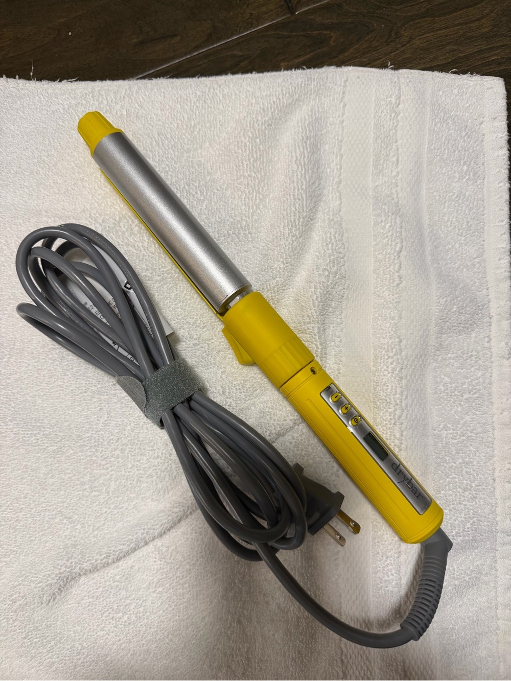 Drybar rotating style iron